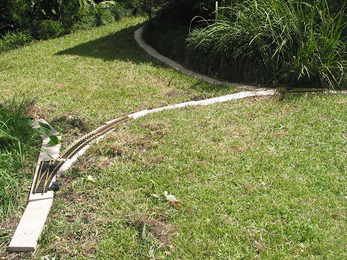 MBT to House Perimeter Roadbed